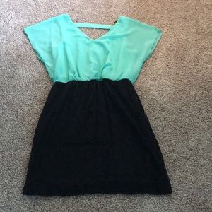 🔴 Teal and black dress